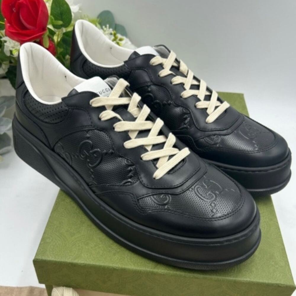Men's Gucci GG embossed Leather sneakers size 12 made in Italy